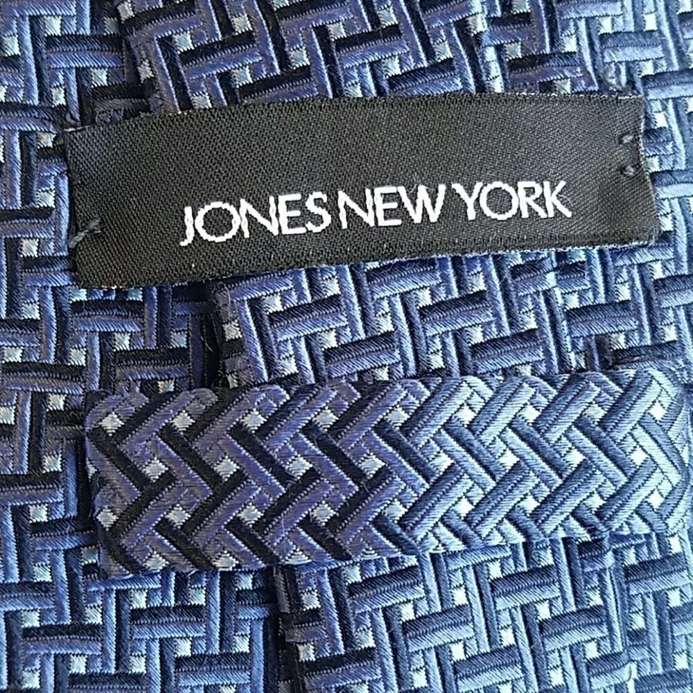 Jones New York 100% imported silk handmade tie - Picture 3 of 4